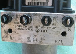 AUDI A4 8E ABS POMPA 8E0614517AP / 8E0910517 / E3651